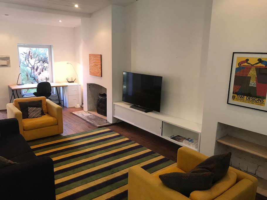 Lounge room, Tv includes Netflix