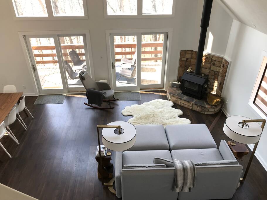 Beautiful open living room, kitchen and dining area over looking Lake Laura.