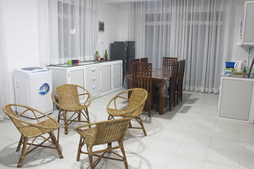 Brand new property, 15 minutes away from the historic Kandy city with easy access to many popular tourist destinations.
