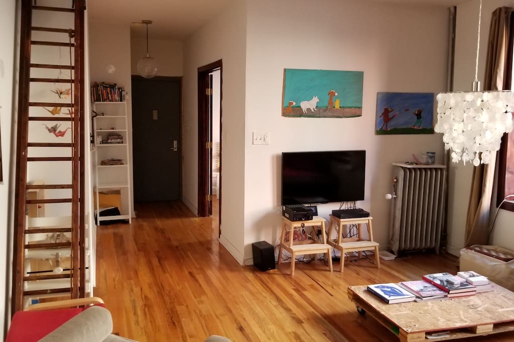 Living room with flatscreen TV, stereo system