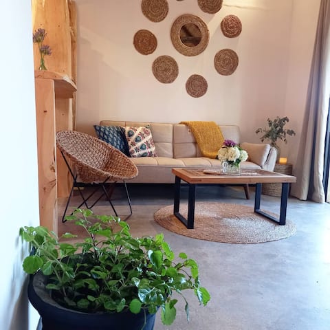 Propiedad de Airbnb exitosa: Garden Gazebo Cabin close to the sea and the countryside. en Aguas Dulces