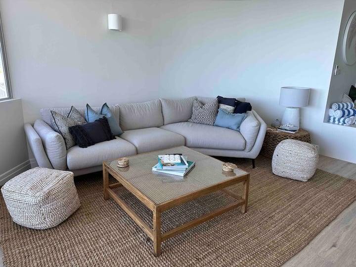 Absolute Waterfront - Kings Beach - Happy Valley
