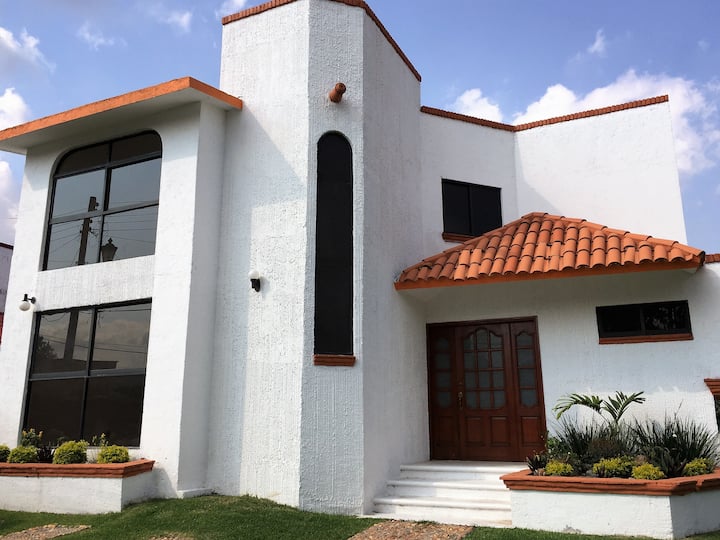 Villa in Lomas de Cocoyoc · ★4.54 · 4 bedrooms · 4 beds · 4 baths