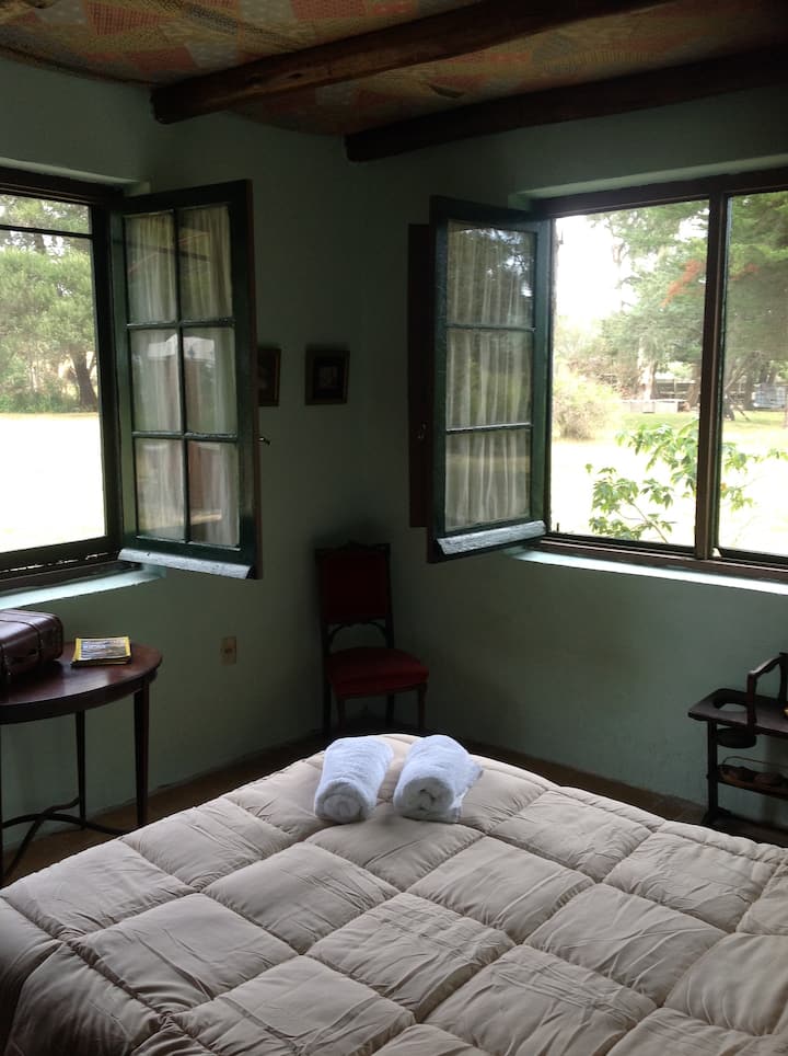 Spálňa s manželskou posteľou