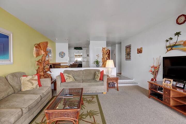 H230: 2B|2B Villa, Ocean Views, 4-seat golf cart gallery image 4