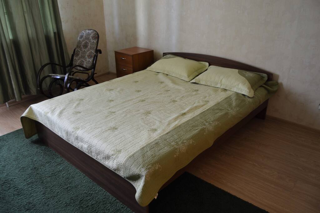 BIG bed (not bad)
