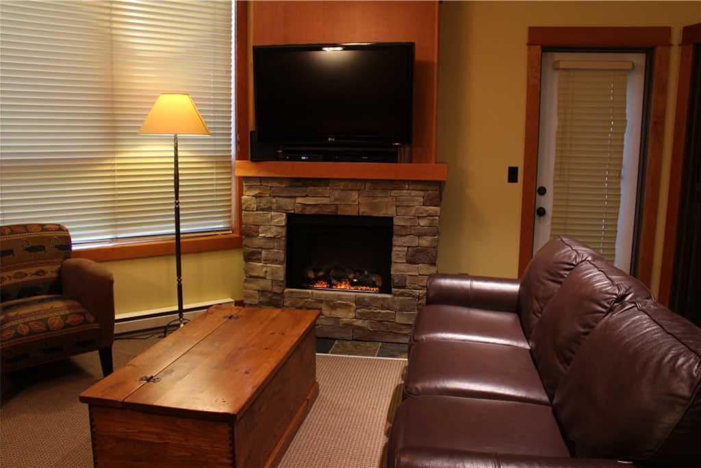 T617 Living Room 2