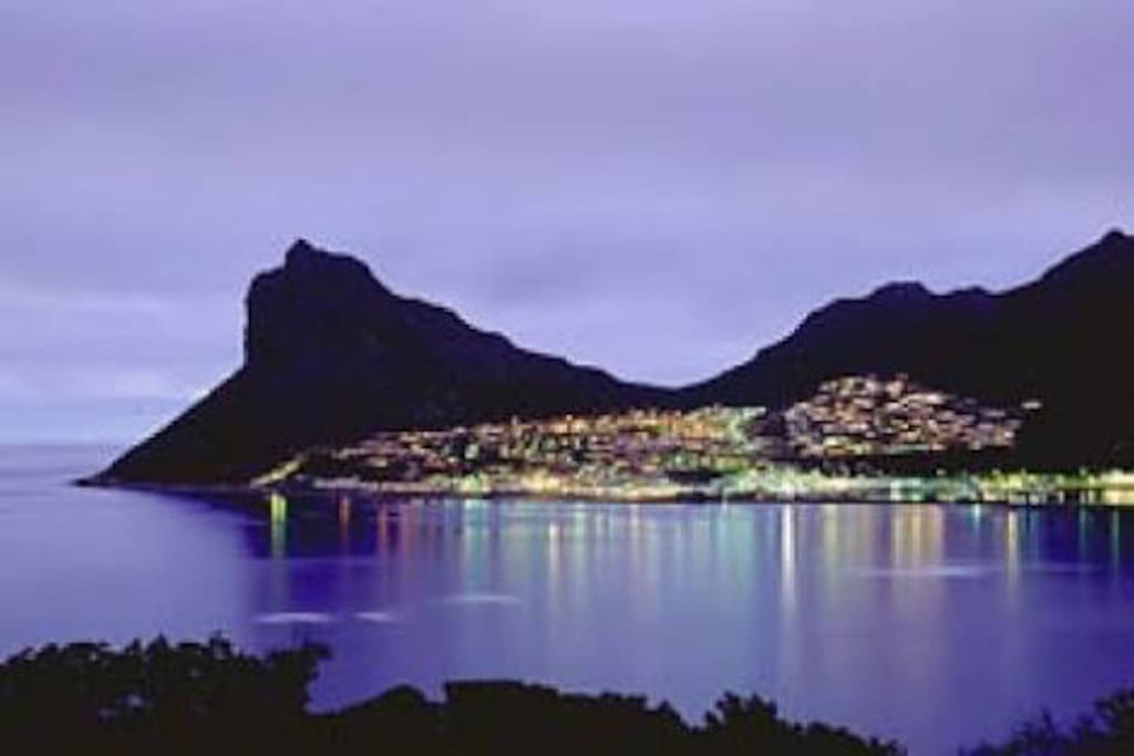 The bay at night from Chapmans peak drive!