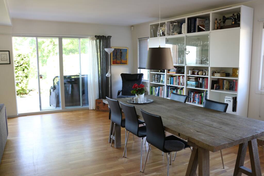 Living room with direct access to terrace and garden
