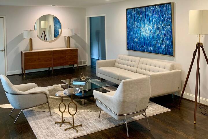 Luxury Modern Home-Pool, PelotonBike+near Galleria gallery image 2