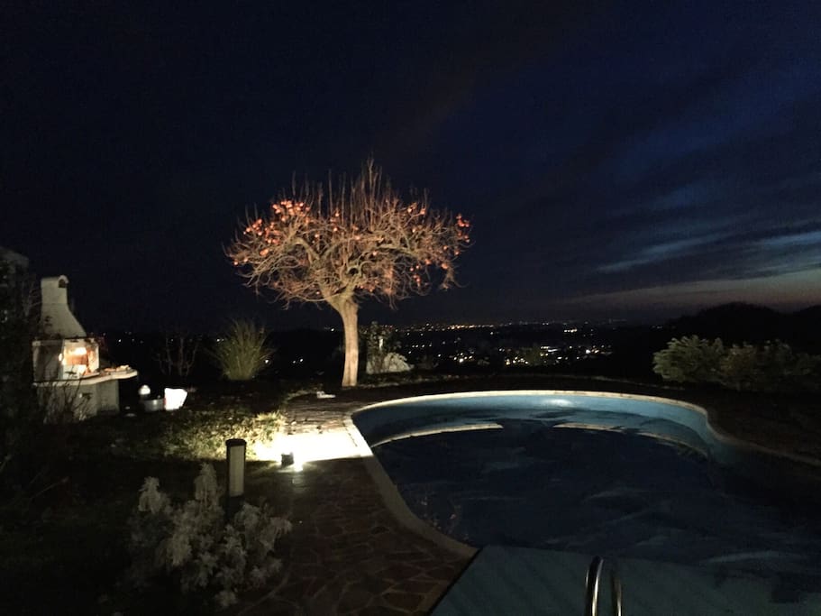 Pool by night... and a barbecue on 6th of January