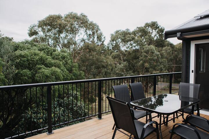 Fully Self Contained Apartment #4 gallery image 3