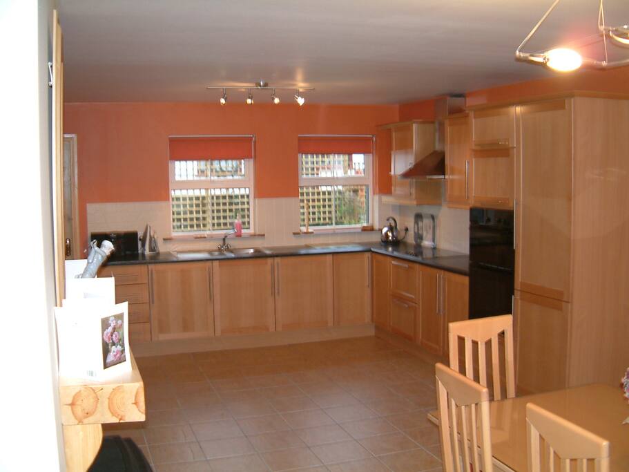 Kitchen/Dining Area
