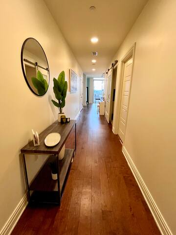 2 Spacious Bedrooms for ACL gallery image 2