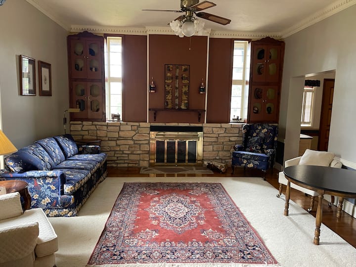 Საოჯახო ოთახი / 