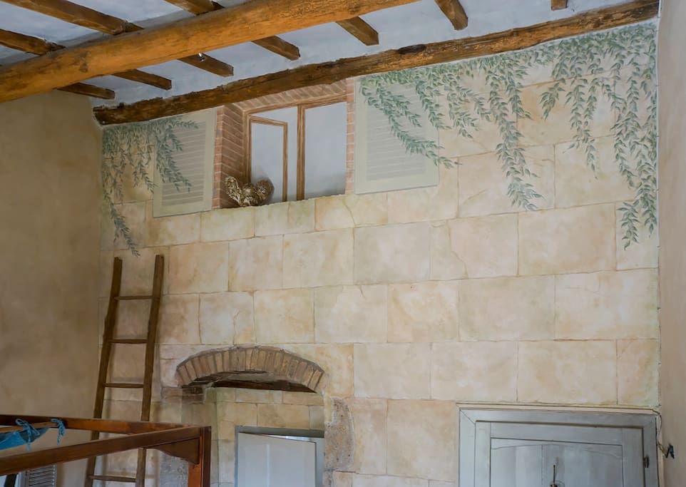 Trompe l'oeil wall