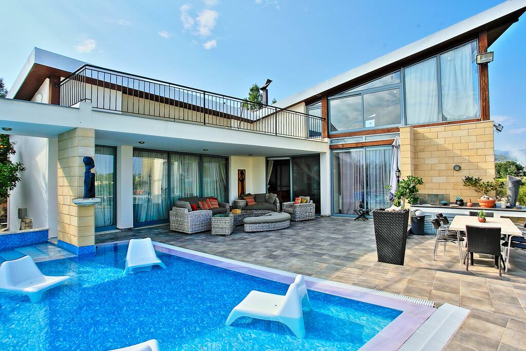 Pool and outside furniture