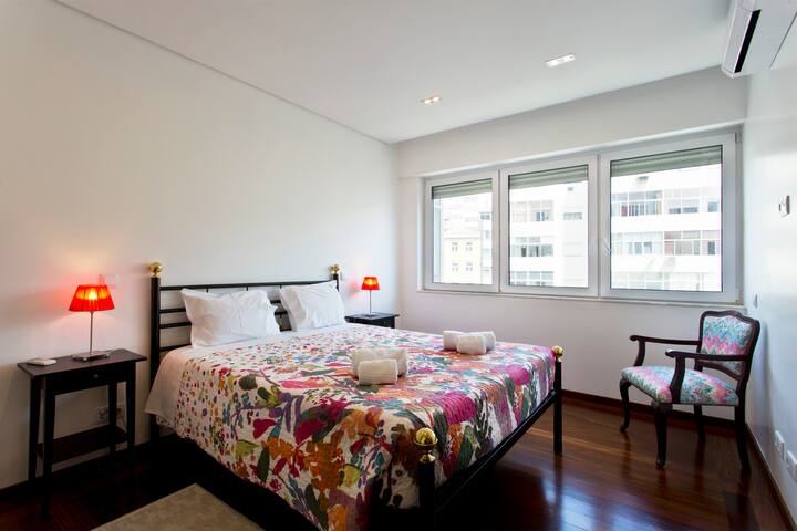 *In the mood for Oporto2 ♥ lux apartment for 10 * gallery image 2