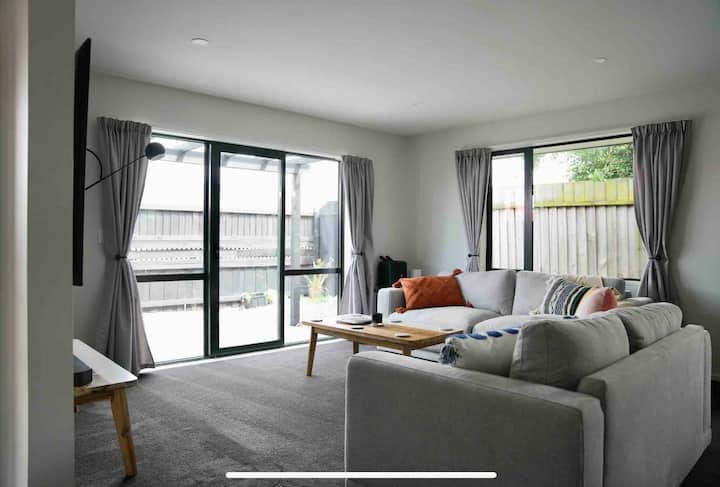 Central City Work Or Play Pad! - Christchurch