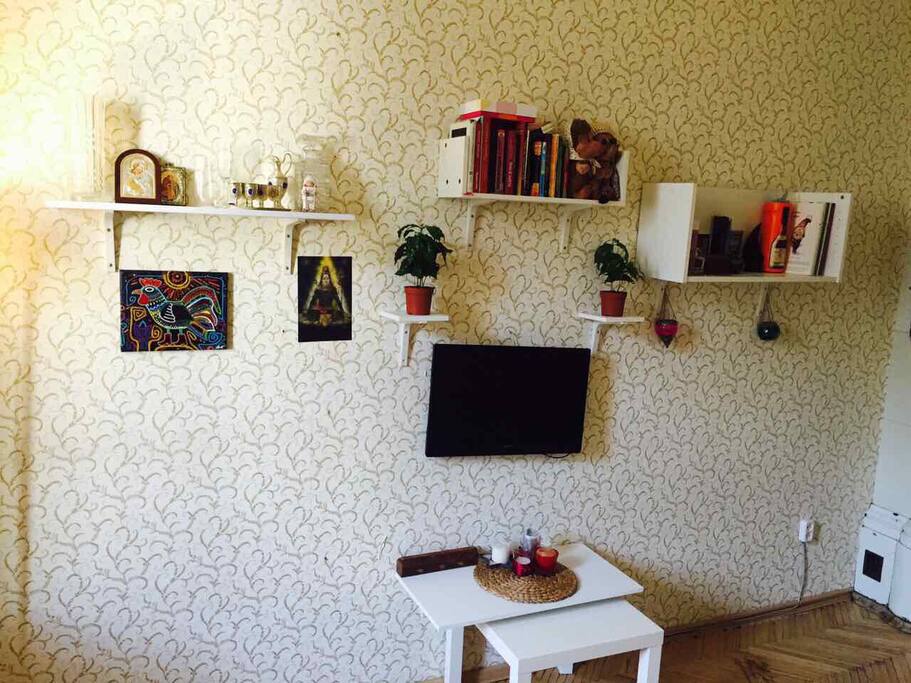 Цифровое тв, более 180 каналов на разных языках поможет расслабится дома. Высокоскоростной Wi-Fi поможет повысить работоспособность.