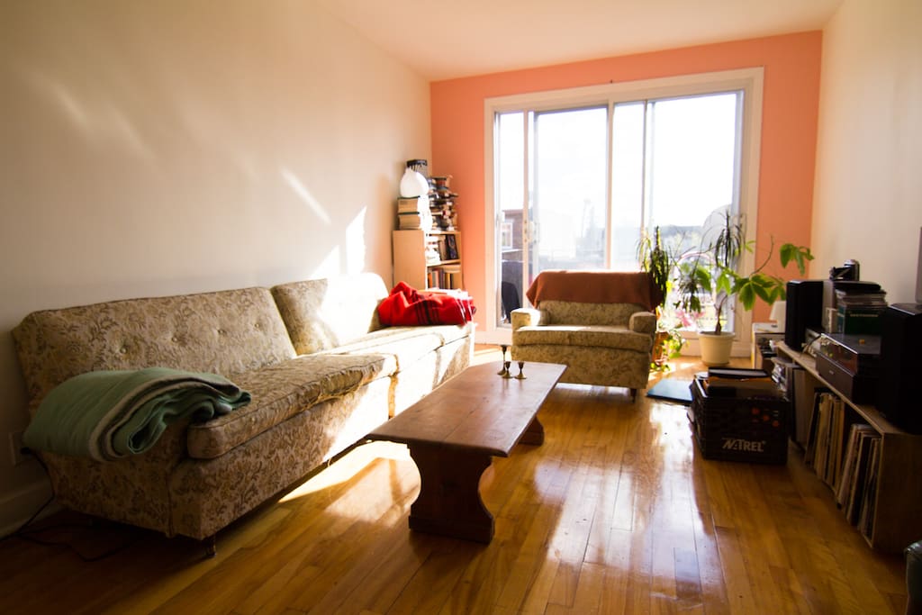 Sunny living room with record player!