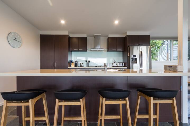 Luxury Country and Beach Retreat gallery image 5