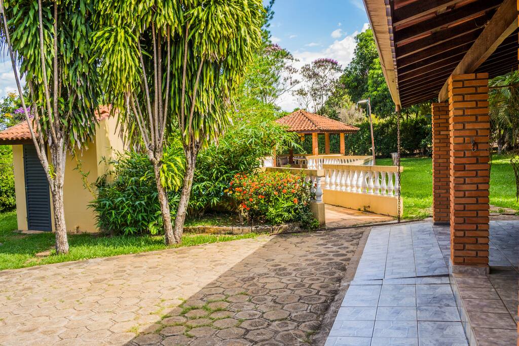 Varanda (direção para o jardim)