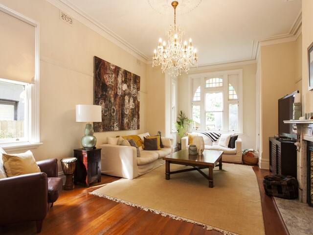 Luxury family home, walk to beach gallery image 3