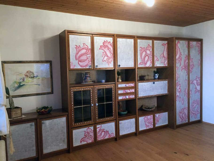 Wohnzimmer mit Wandverbau