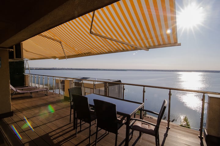 Sea Gem Mamaia: Superb Views+Terrace+200m to Beach