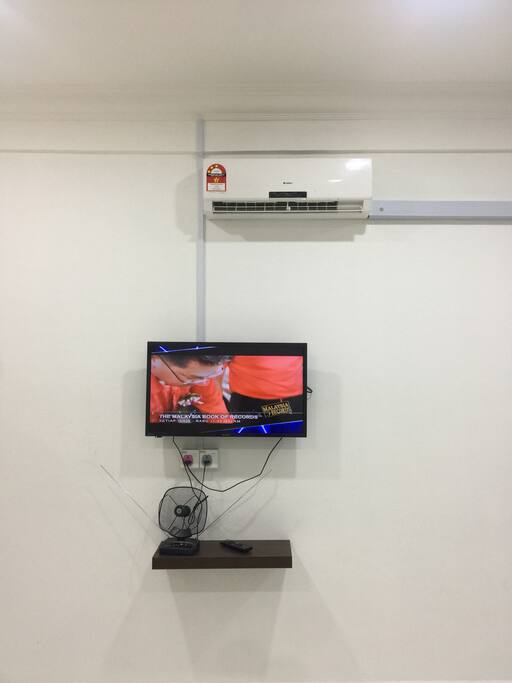 LED 32”