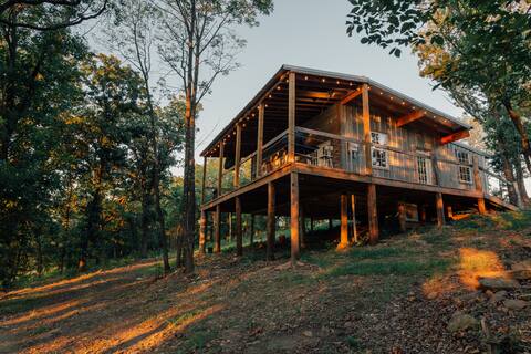 The Slice - Funky Cabin with Ponds on 40 acres