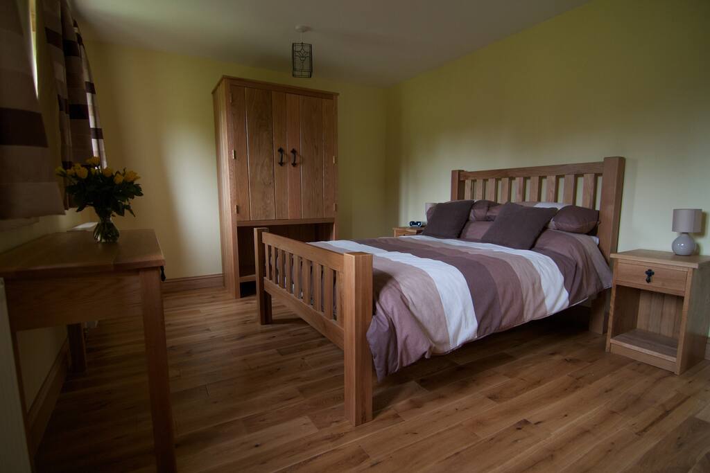 Spacious double bedroom
