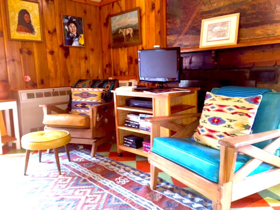 Sitting area in Suite 6A
