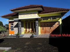 Big+Comfy+House+with+Fishing+Pool+in+Sukabumi+City