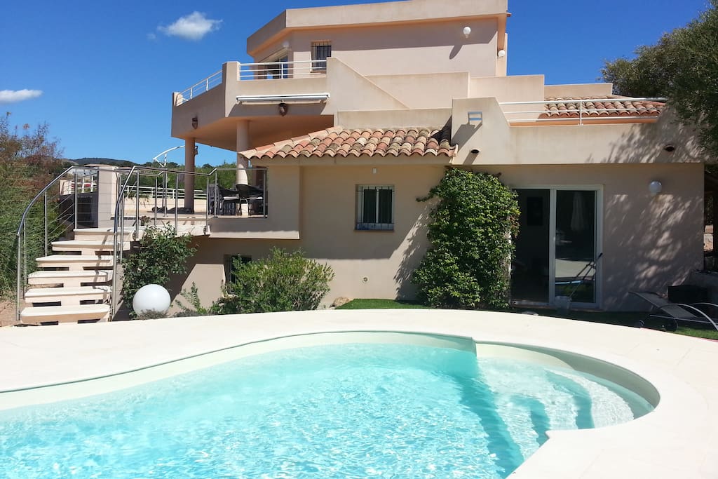 Côté piscine