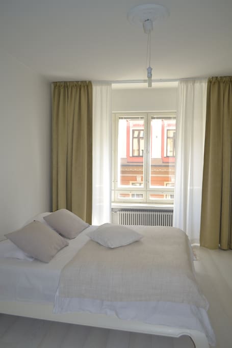 The bigger bedroom