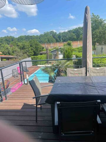 MAISON DE CHARME AVEC PISCINE. gallery image 3