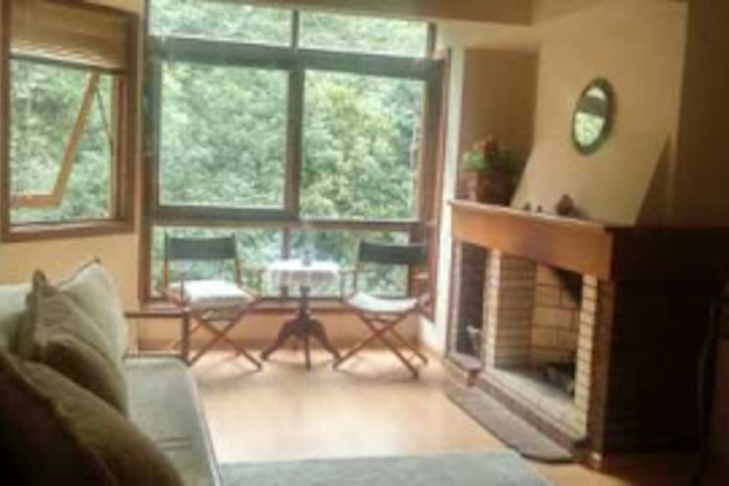 sala com lareira