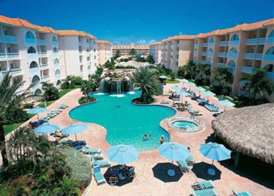 Plenty of space in by the quiet pool to chill out or catch some Zzzzz'sss....