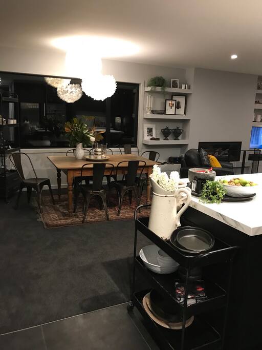 Shared dining and lounge