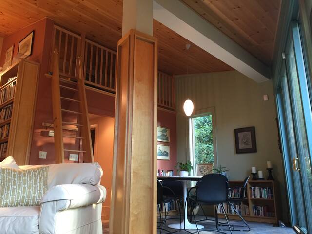 Home with private pool [Permit#: T2021032485] gallery image 4