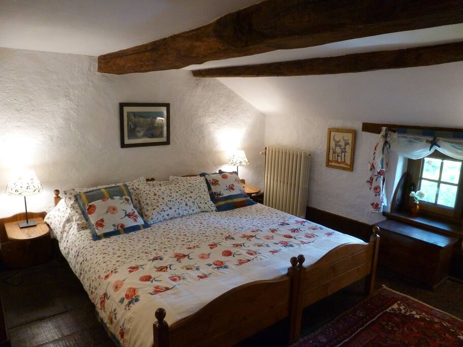 King size bed room with en-suite