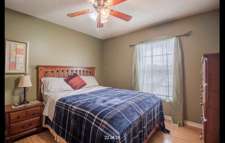 Private bedroom2 in a spacious house
