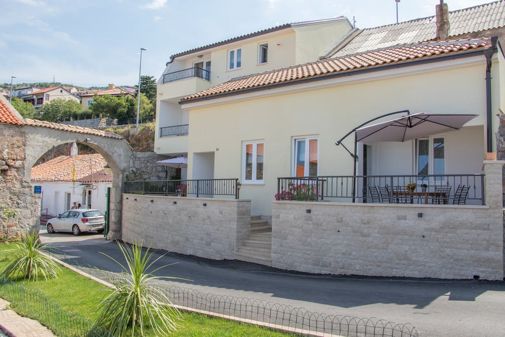 Apartments Dida moj
Hause
