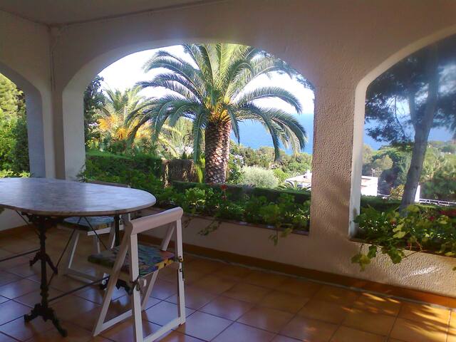 Villa 400 meters from beach 1500 m2 private garden gallery image 5