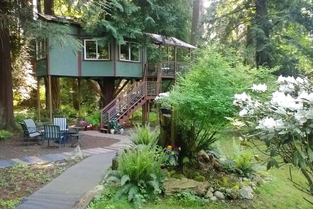 Tree House ~ Whidbey Island, WA - Treehouses for Rent in Freeland, Washington, United States