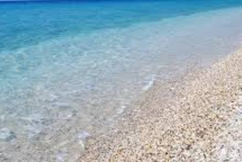 5 min walk from the beach