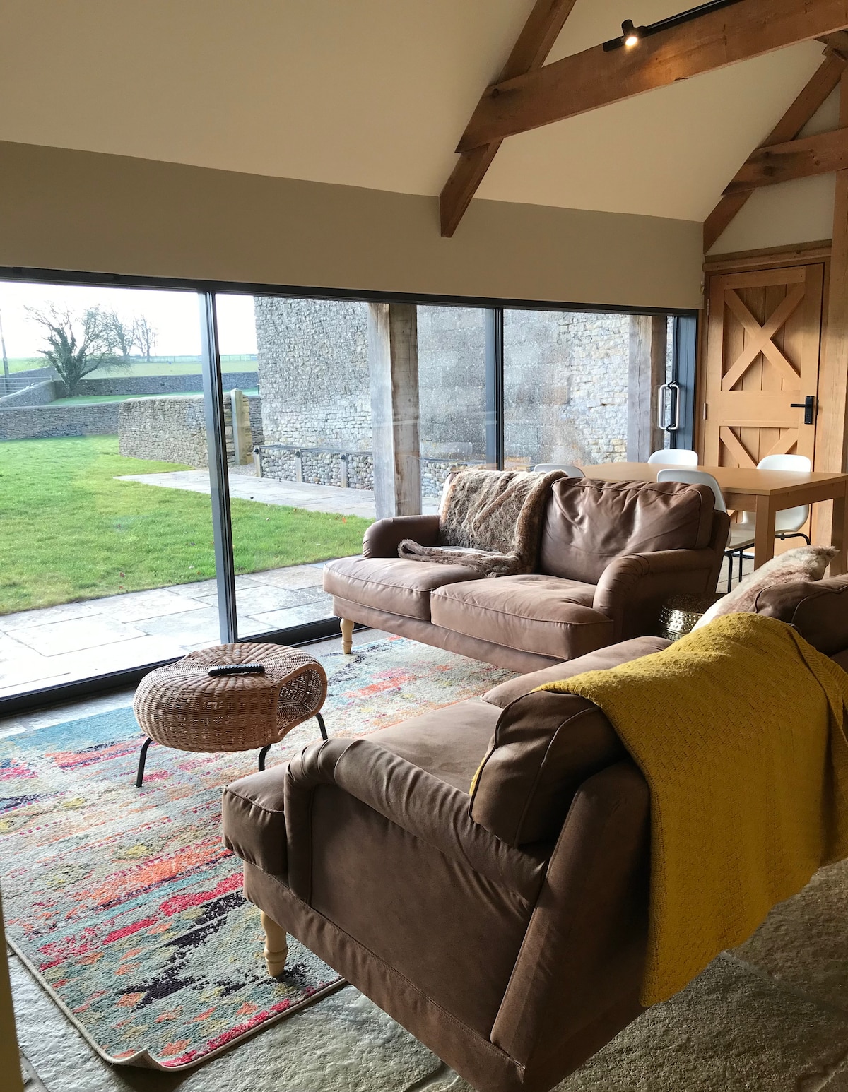 Successful Airbnb property: Stunning Barn Conversion on Cotswold Way in South Gloucestershire