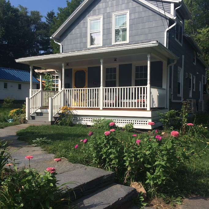 happy garden - quiet street
